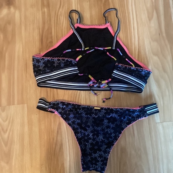 Victoria's Secret Black and Pink Lace Set - Picture 4 of 4